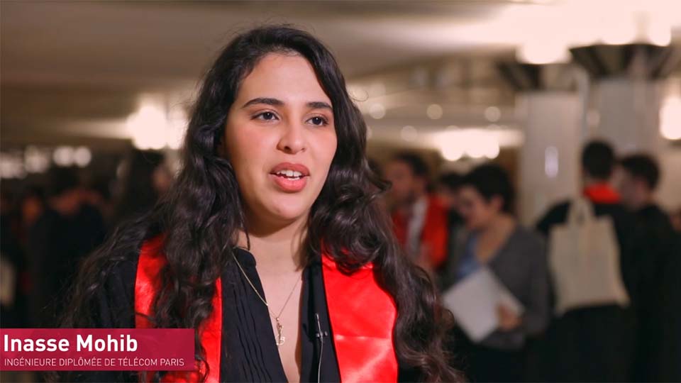 Témoin diplômée Inasse Mohib (vidéo)